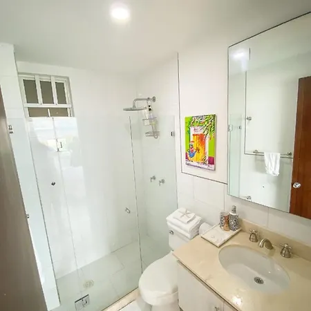 Apartamento En Morros Frente A La Playa *